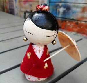 asie kokeshi en bois